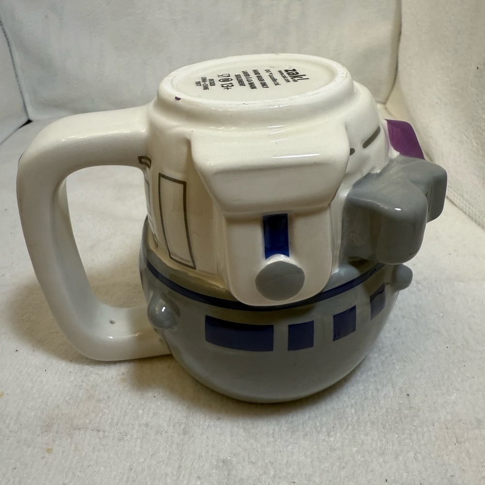 You R2 Cute" R2-D2 Zak Coffee Mug - Picture 6 of 6